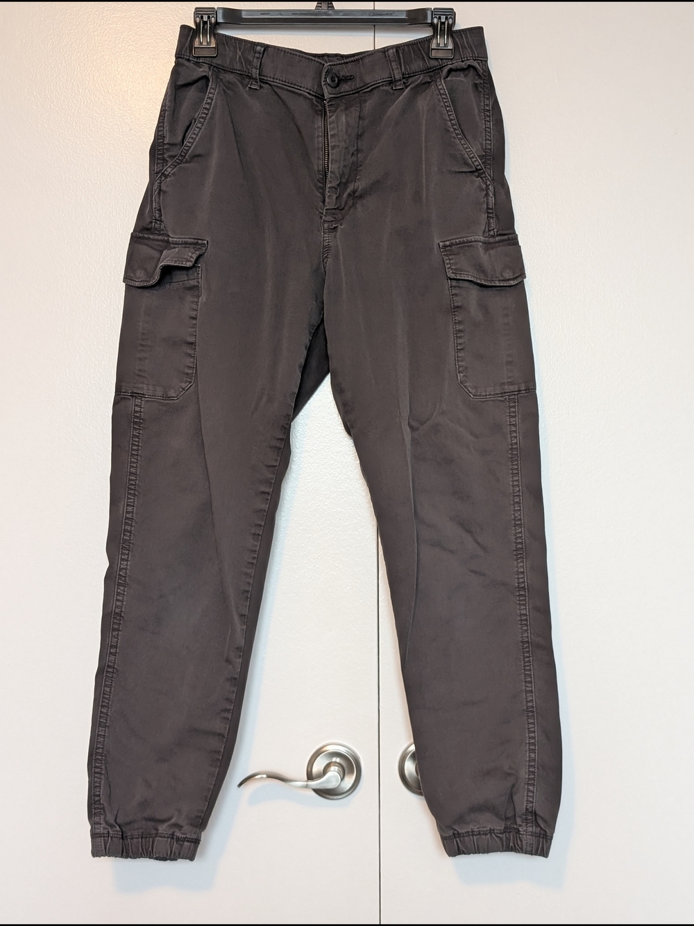 Uniqlo Men's Dark Gray Cargo Jogger Pants